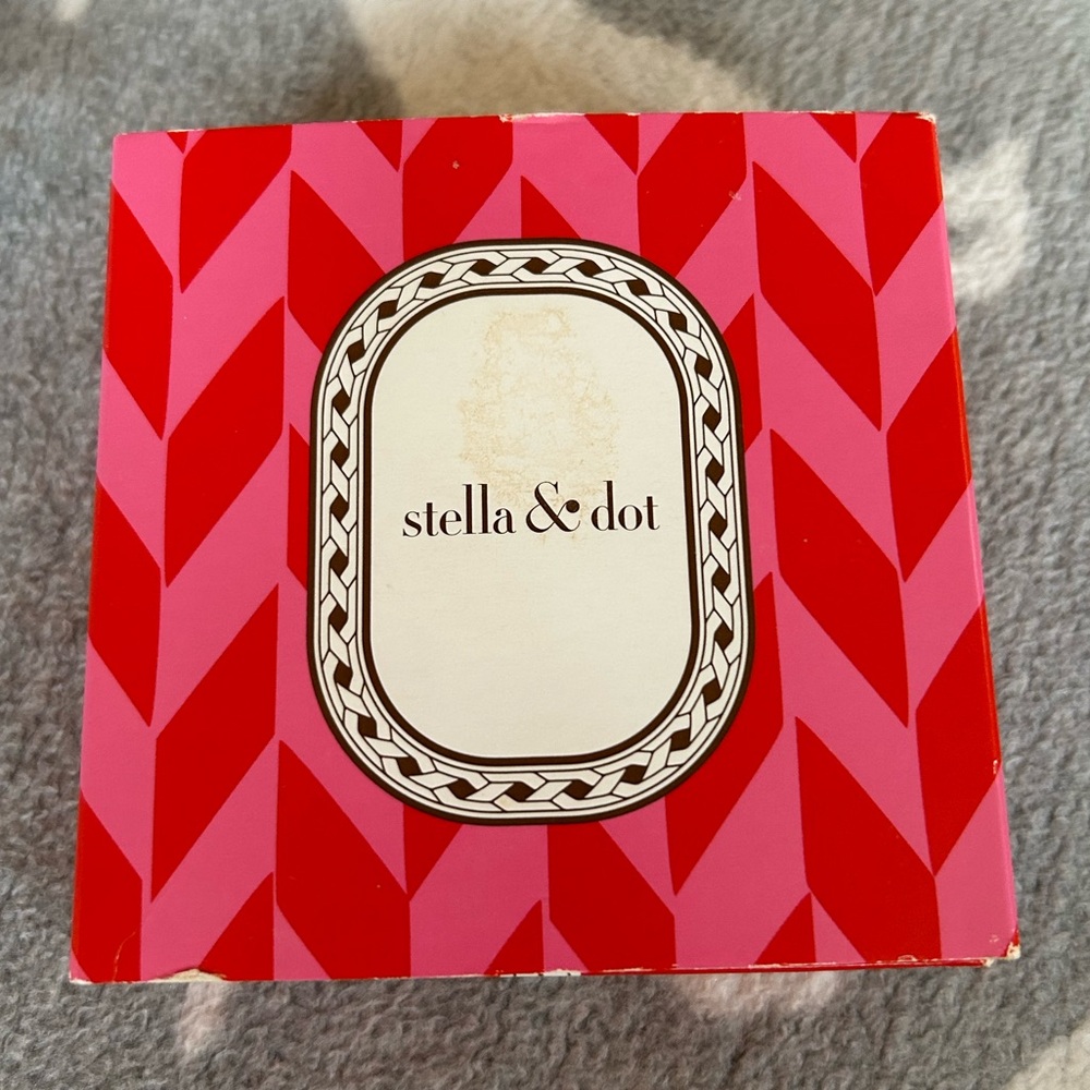 Stella & Dot Gold Rebel Pendant Necklace - new in box